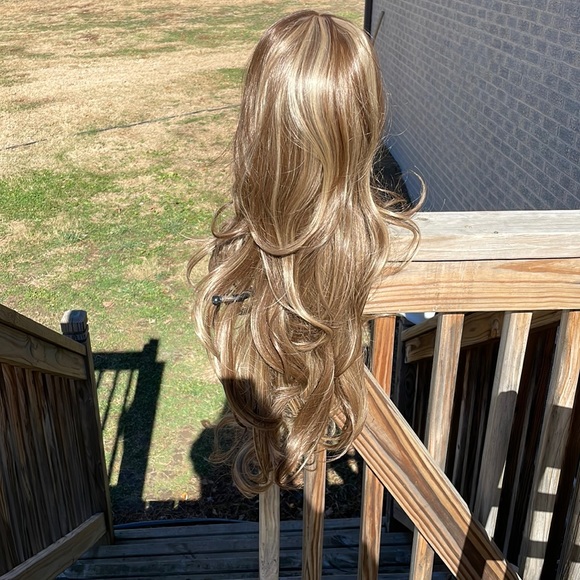 NWT 30” stunning caramel bronde highlighted long loose waves Barbie Insta wig - Picture 14 of 16